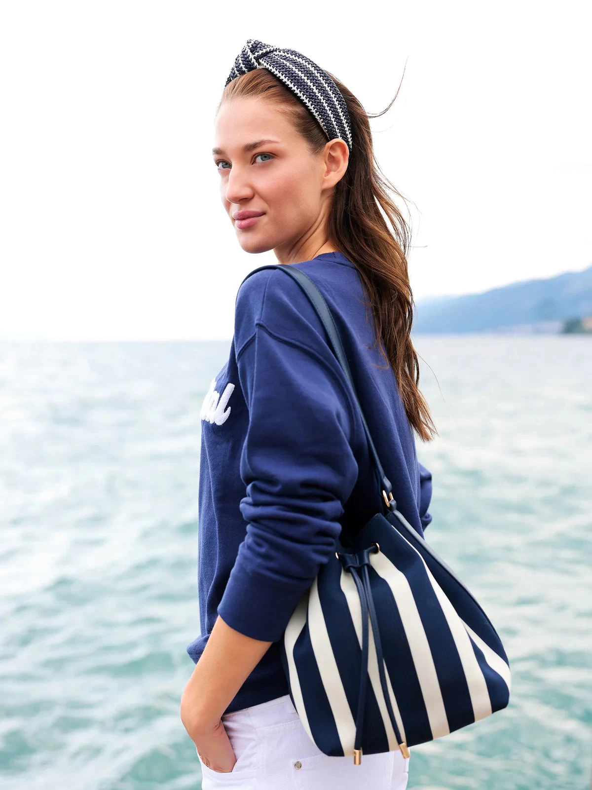 Isla Bucket Bag - Image 2