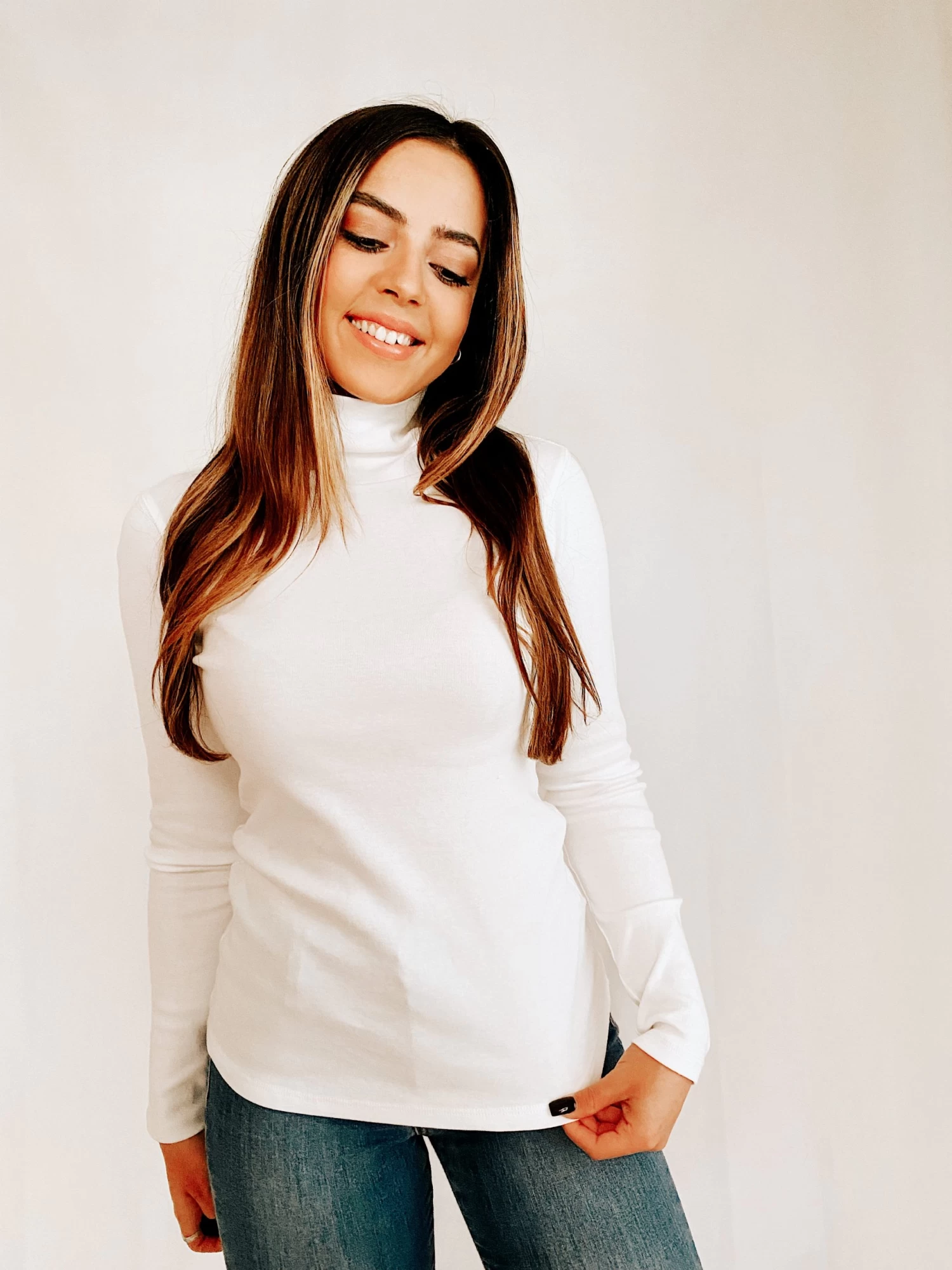 Long Sleeve Turtle Neck Tee In White - Image 3