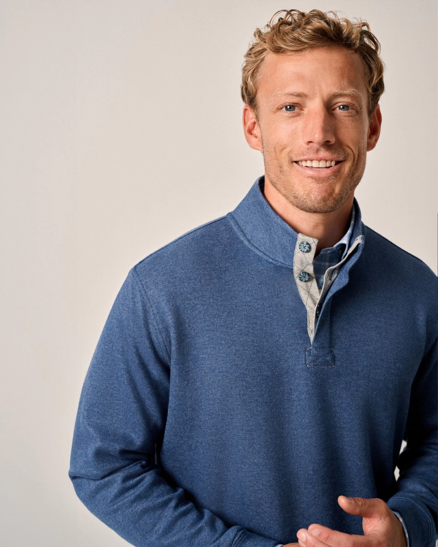 Banyan Henley Pullover In Ocean - Image 3