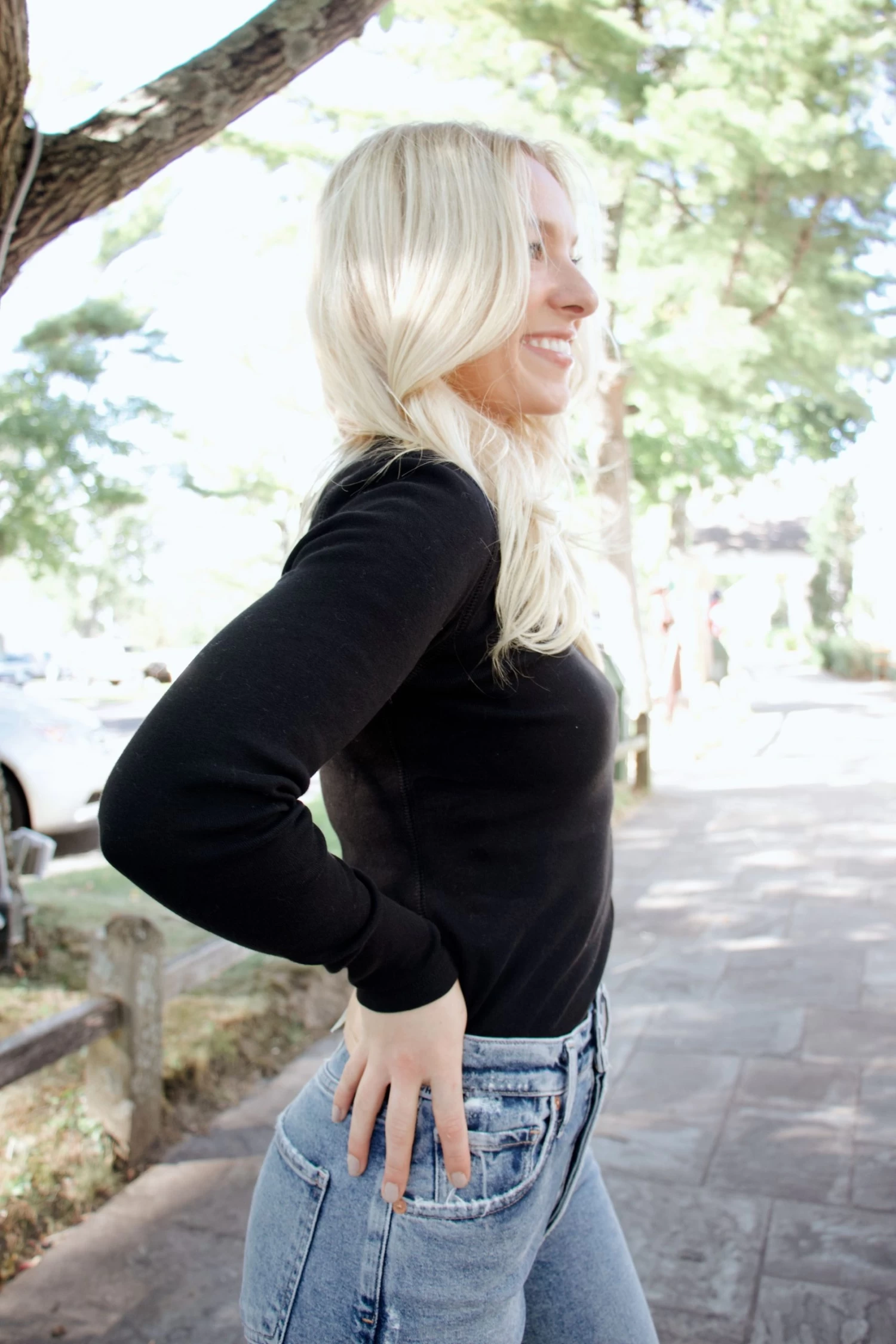 Long Sleeve Crew Neck In Black - Image 2