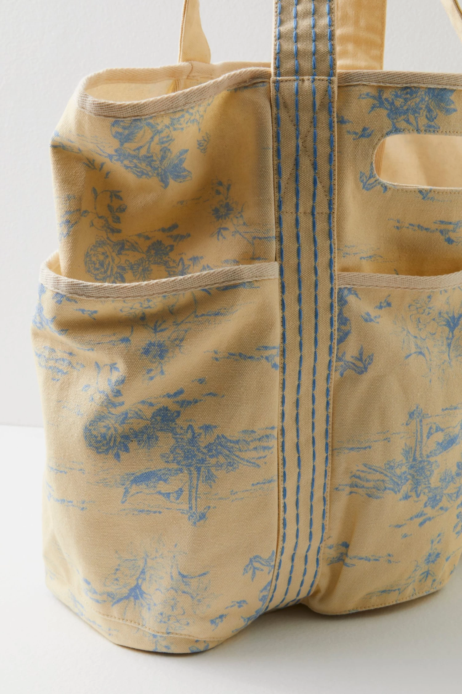 FREE PEOPLE Toile Printed Caravan Tote - Image 4