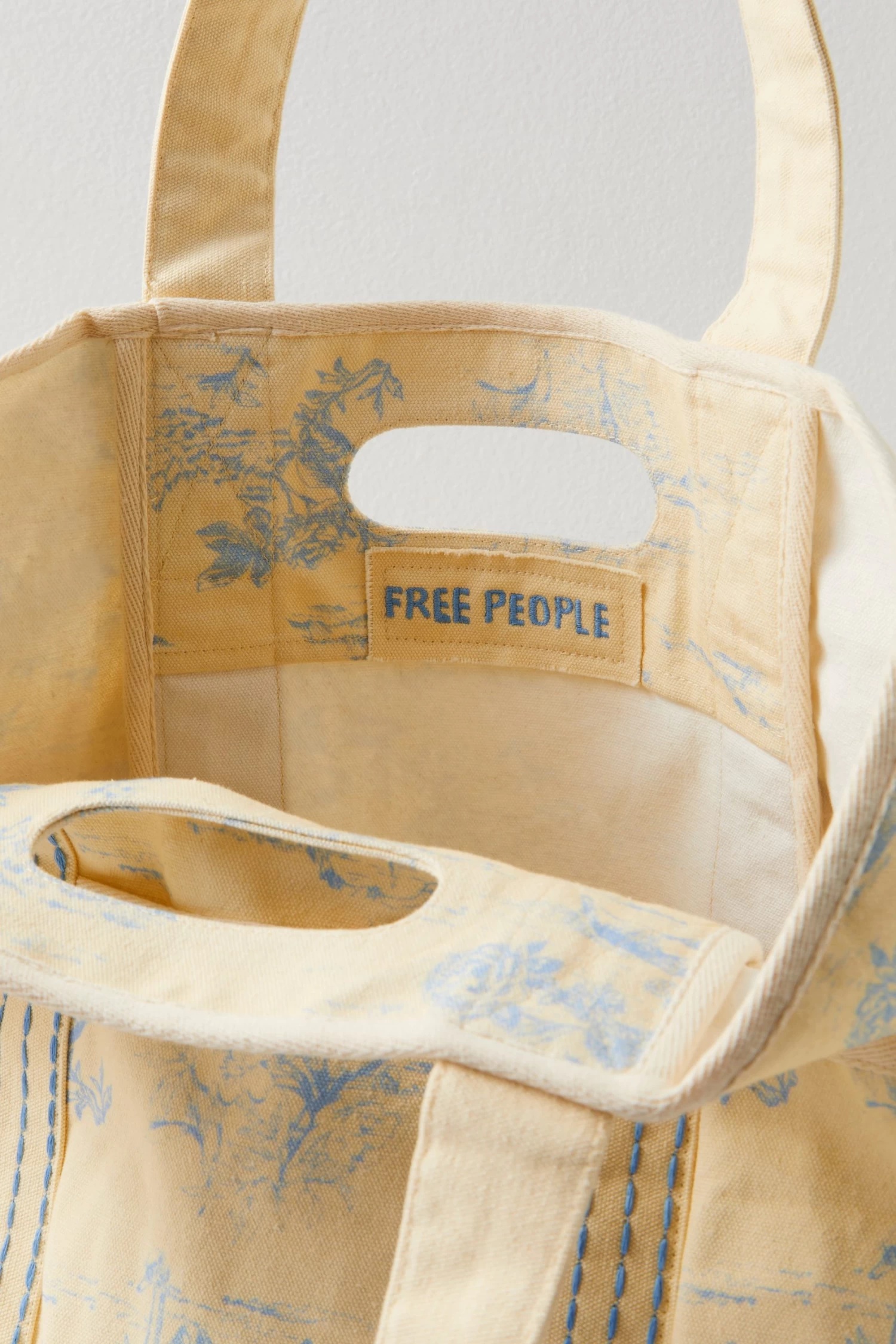 FREE PEOPLE Toile Printed Caravan Tote - Image 5