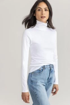 Long Sleeve Turtle Neck Tee In White