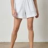 Pull On Pocket Short In White