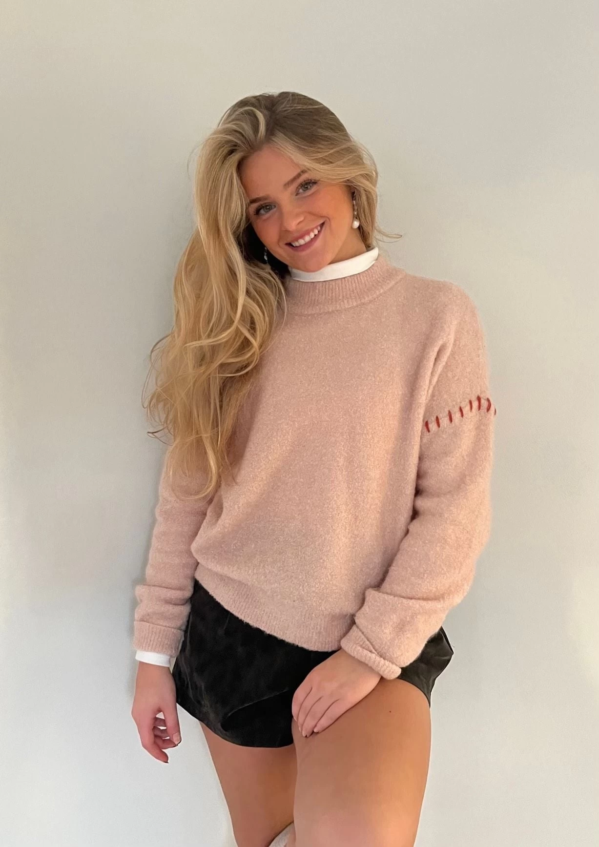 Long Sleeve Turtle Neck Tee In White - Image 7